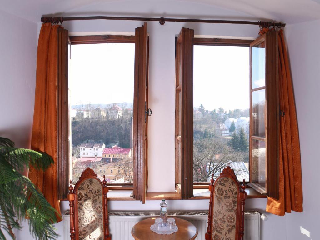 Hotel Zlaty Kohout Млада-Болеслав Экстерьер фото