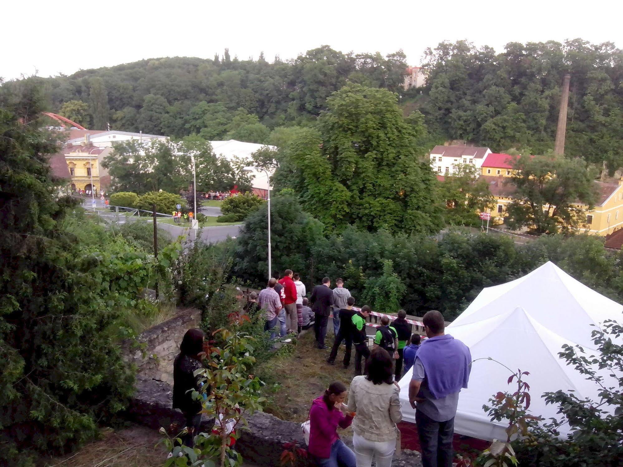 Hotel Zlaty Kohout Млада-Болеслав Экстерьер фото