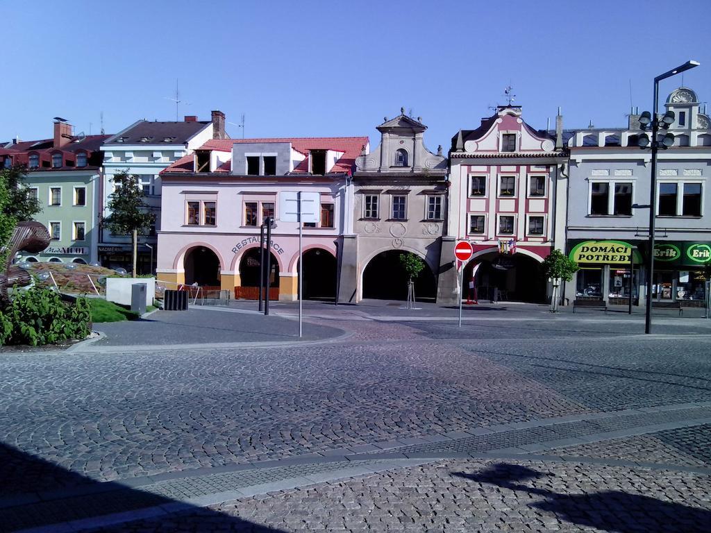 Hotel Zlaty Kohout Млада-Болеслав Экстерьер фото